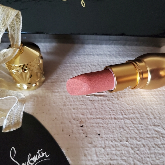 Christian Louboutin Lipstick 015M Discontinued - Picture 2 of 8